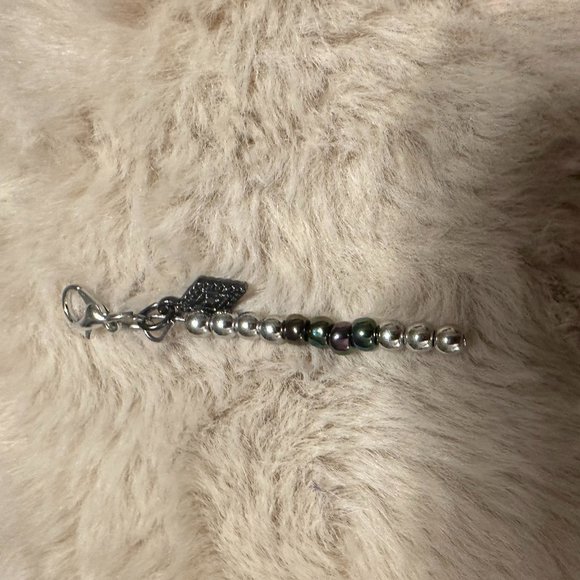 Zipper Pull - Picture 1 of 1